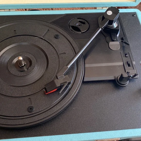 Retro Portable Turntable Record Player with 2 records included!